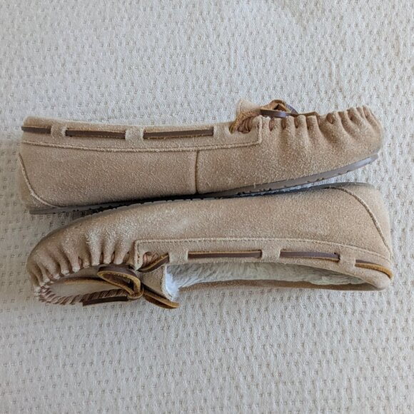Minnetonka Suede Cally Slippers - Picture 5 of 8